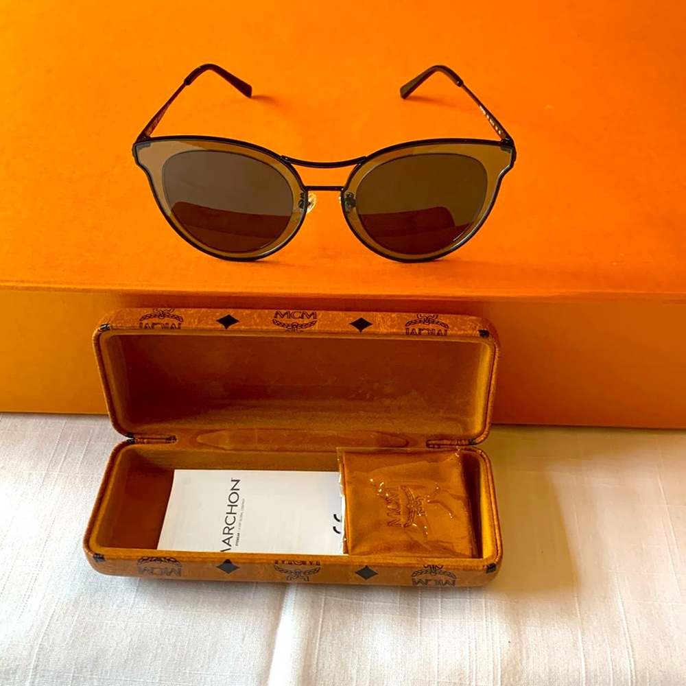 NWOT MCM Flush Lens Sunglasses